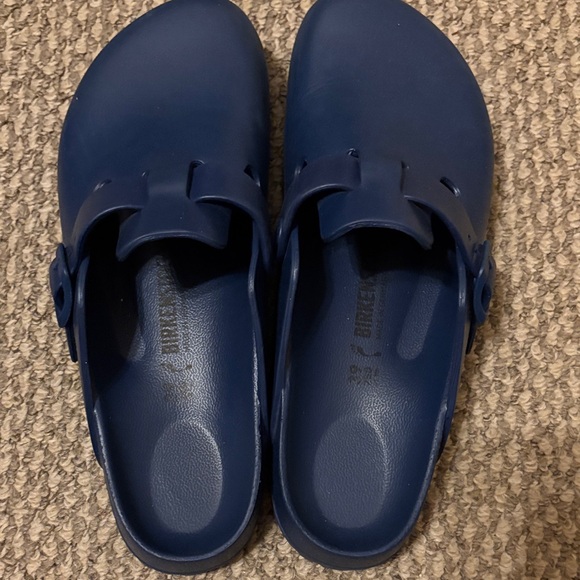 Clogs - Picture 2 of 3